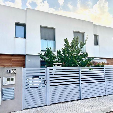 Chalet Moderno Con Piscina En Mont - Roige Bahia Bagian luar foto
