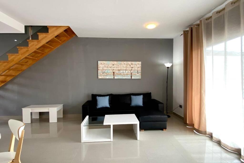 Chalet Moderno Con Piscina En Mont - Roige Bahia Bagian luar foto